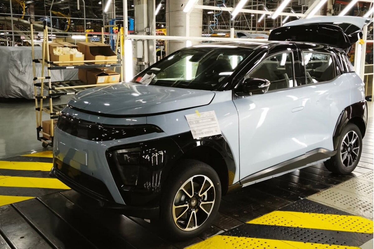   первый серийный «Атом»