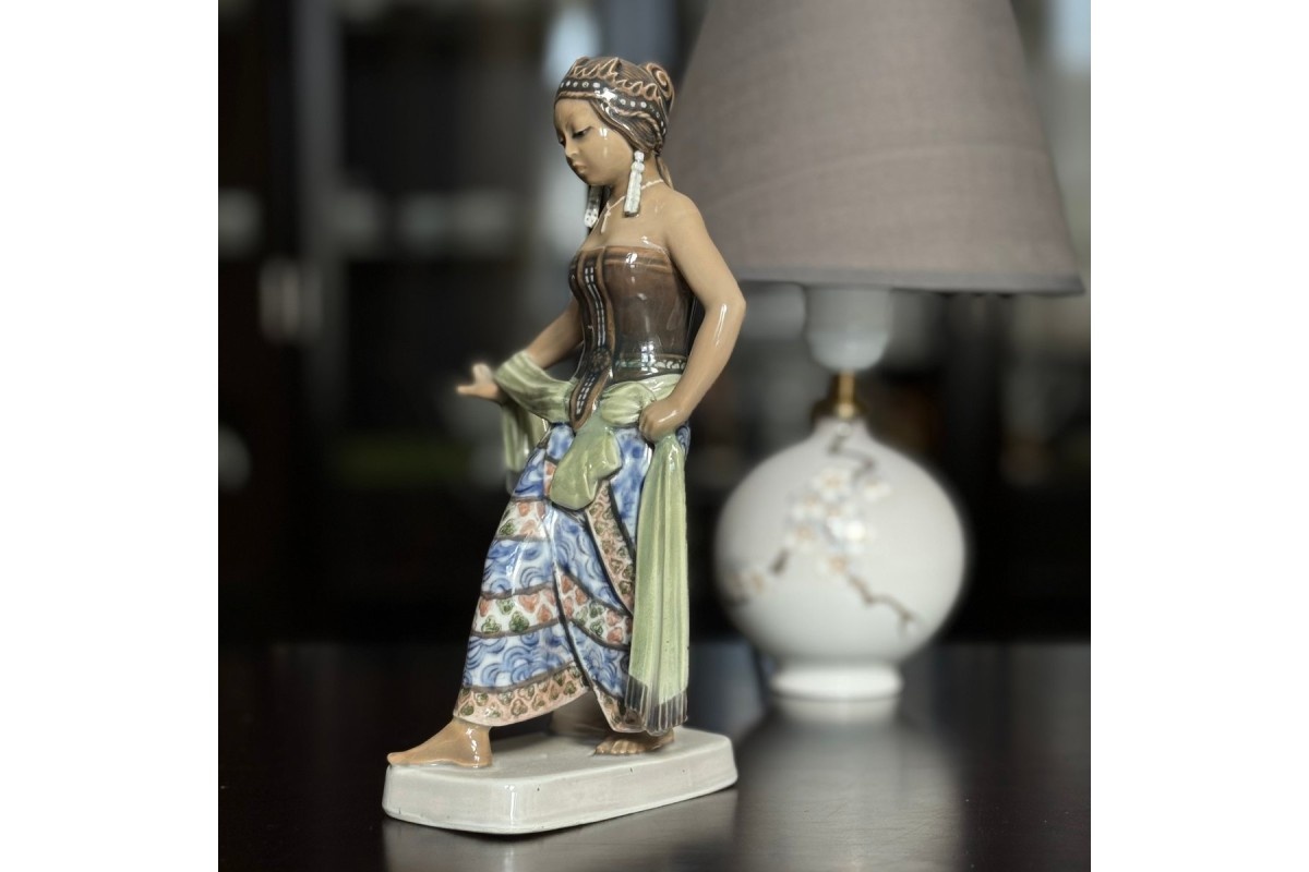"Яванская танцовщица". Мануфактура Dahl-Jensen, 1928-1965-е гг
