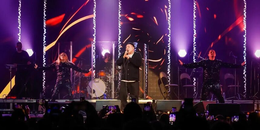    "Марсель" с бывшими танцорами Булановой.пресс-служба группы "Марсель"