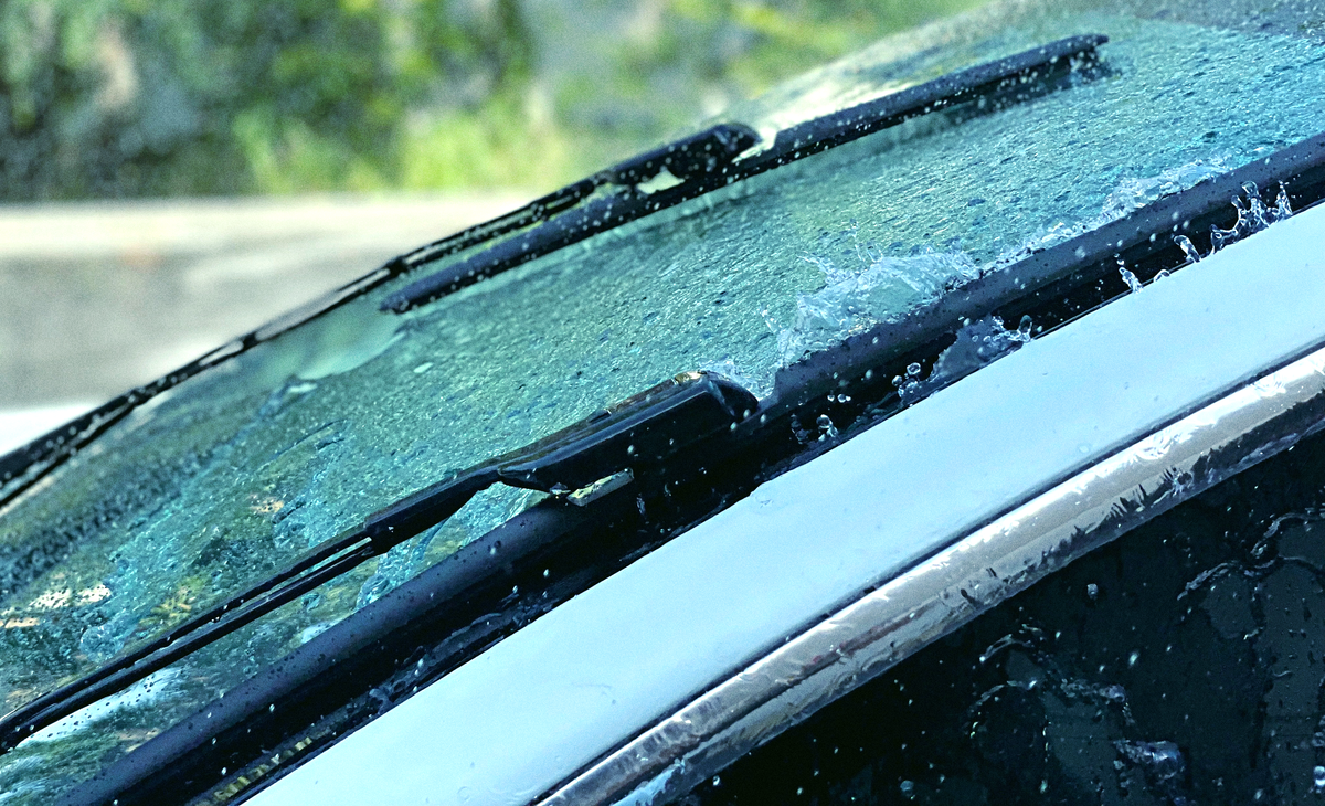 Новые не решат проблемы: как улучшить прижим щёток стеклоочистителя без замены