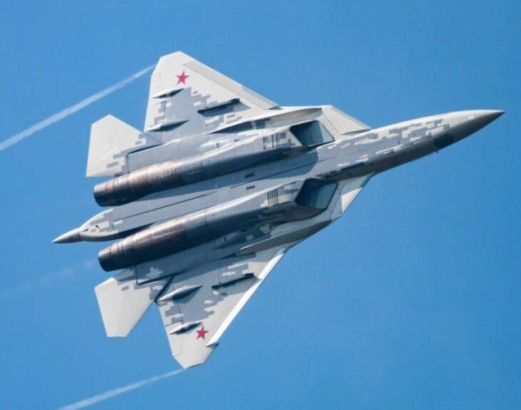     Российский многоцелевой истребитель Су-57Э на авиафоруме в Дубае. Источник: sohu.com.