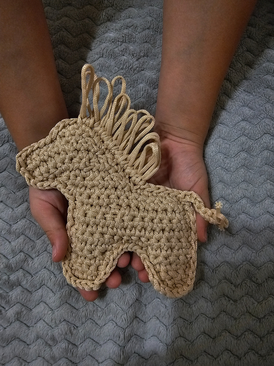 Лошадка крючком, на заказ, из полиэфирного шнура