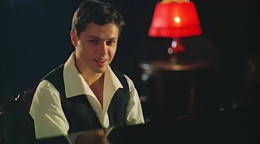    Кадр из к/ф "Мы из джаза" (1983). Режиссёр Карен Шахназаров, "Мосфильм"