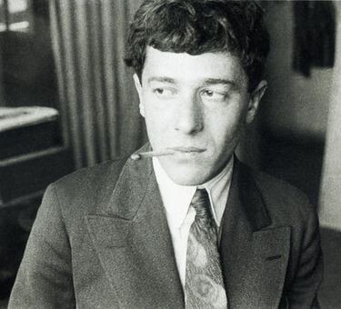 Семен Кирсанов в 1930 году | Фото: Википедия