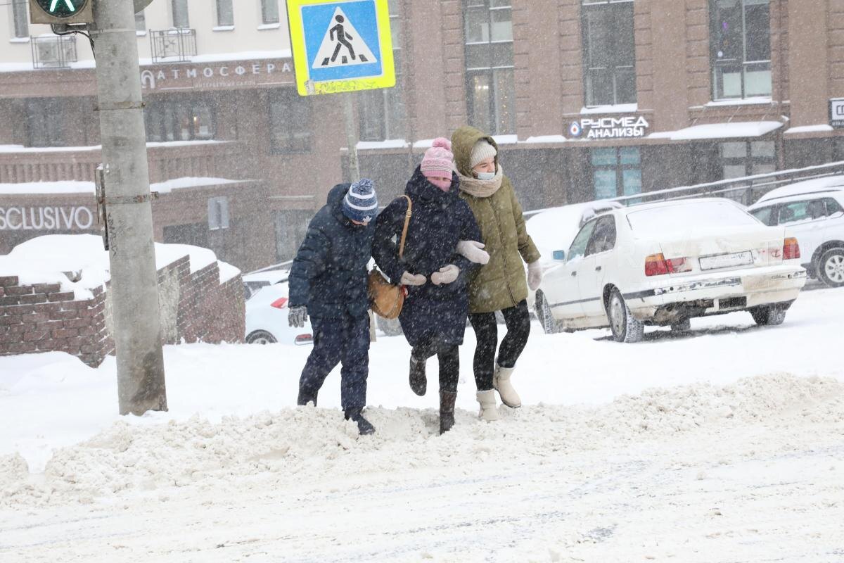    Осторожность нужно соблюдать не только водителям, но и пешеходам