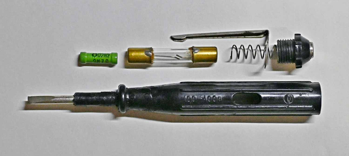 Фото: rw6ase.narod.ru  Отвертка 1982 года