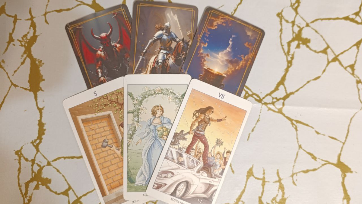 Расклад Таро для Тельцов на Декабрь 2025: Любовь, Отношения, Партнерство и Дружба