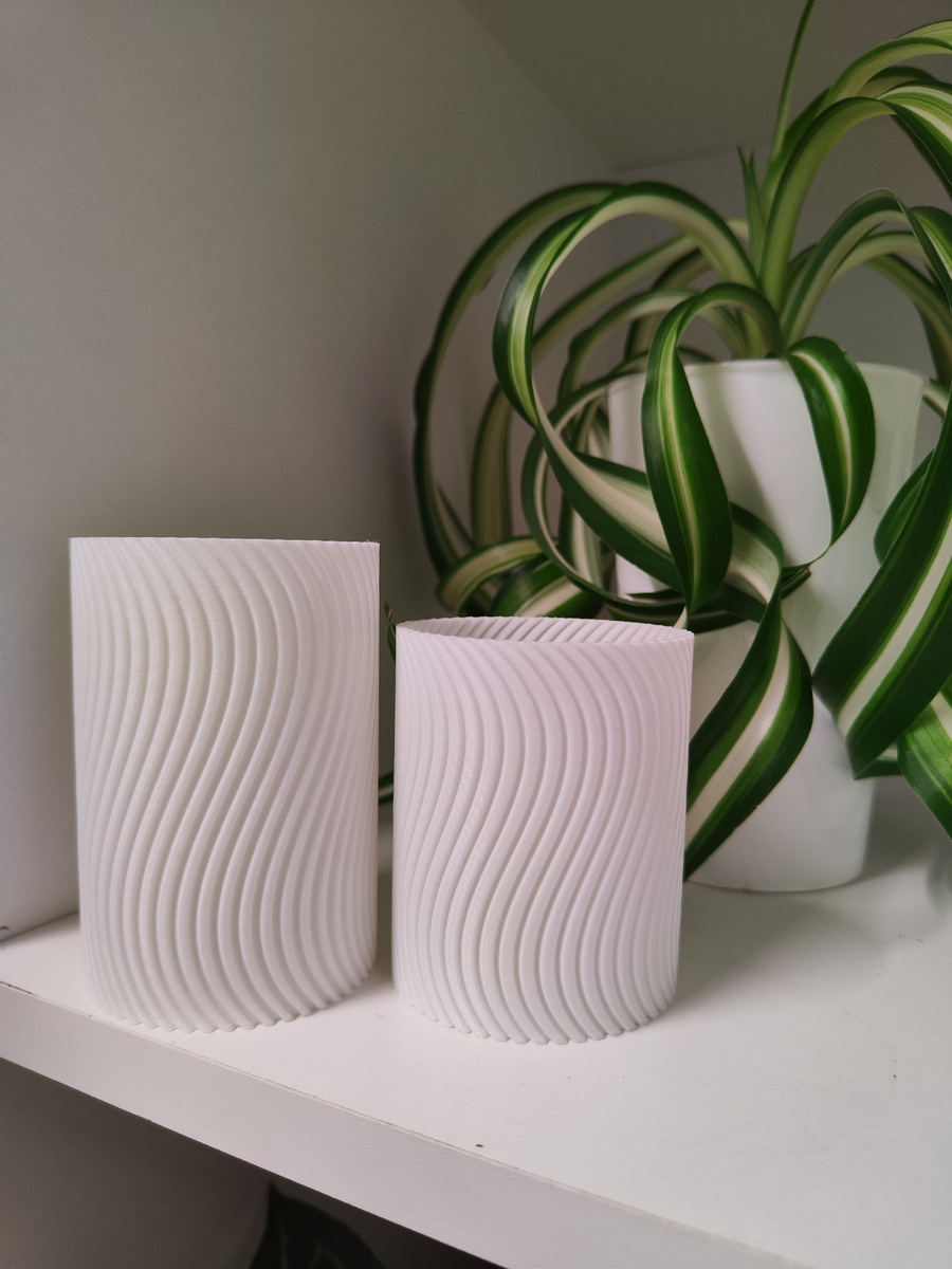 Кашпо Волна в белом цвете