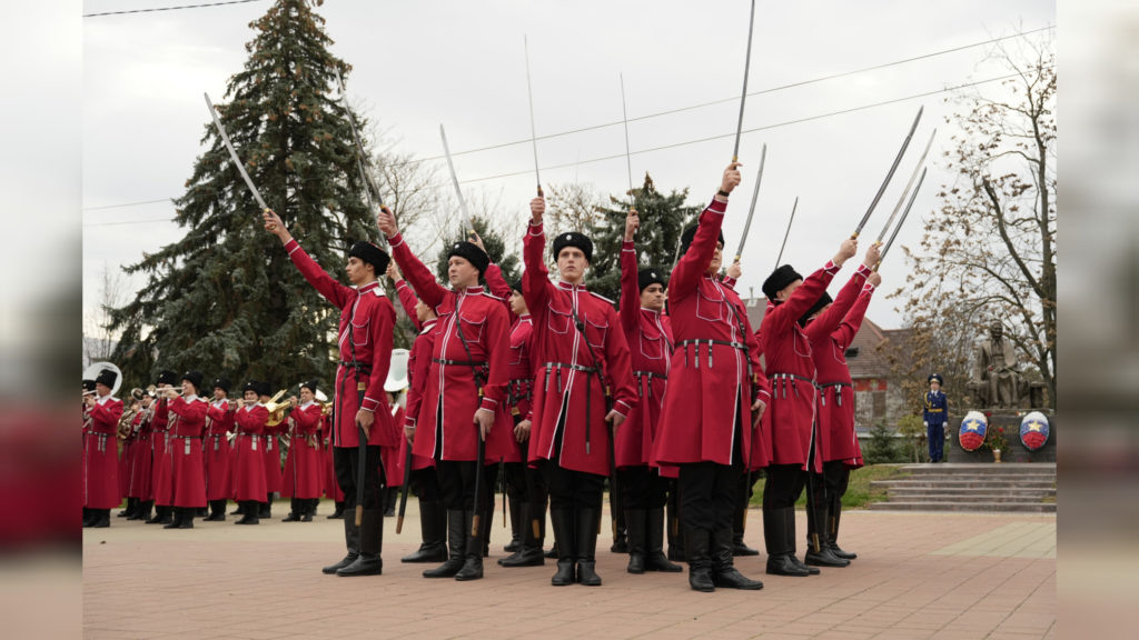    Синхронная фланкировка. Лариса Криволуцкая