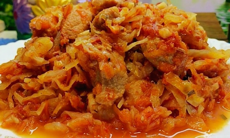 Тушеная капуста с мясом