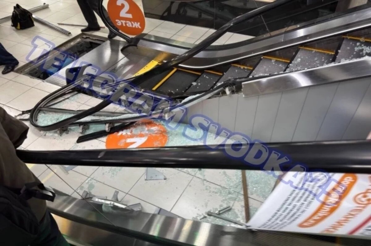    Четырёхлетняя девочка получила травму руки на эскалаторе в ТЦ Фокина