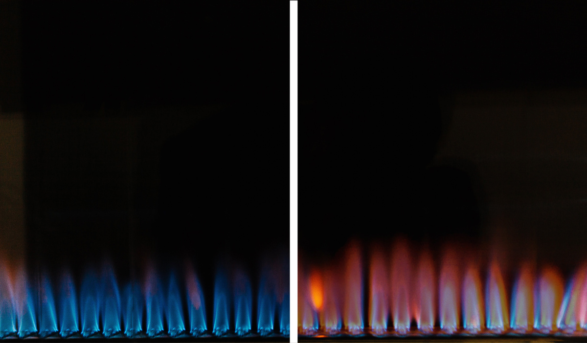 Синий цвет пламени свидетельствует о нормальной работе газовой горелки. Оранжевый цвет - об образовании угарного газа.
