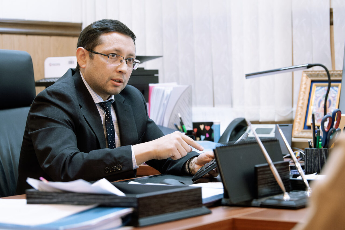    Председатель Госкомитета Карелии по ценам и тарифам Улан Кензеев. Фото: "Республика" / Родион Филиппов