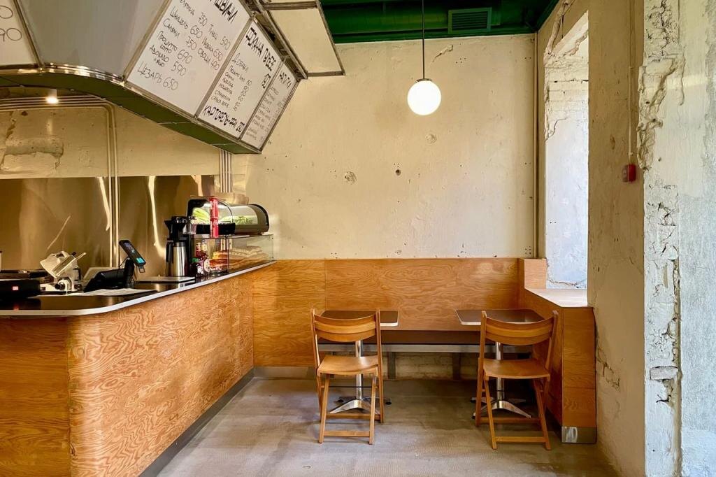 Интерьер сэндвичной Nil's Deli. Фото: соцсети проекта.