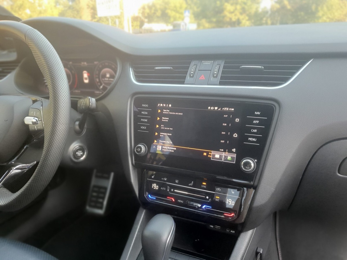 на штатное гу выводится экран от медиаплеера через андройд авто