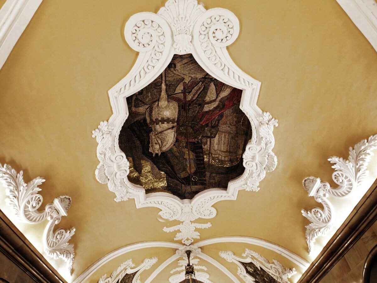    Станция метро "Комсомольская" (кольцевая)© РИА Новости / Горшков Павел