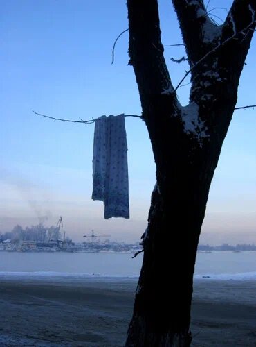 а у вас... бельё улетело!.. и примёрзло.