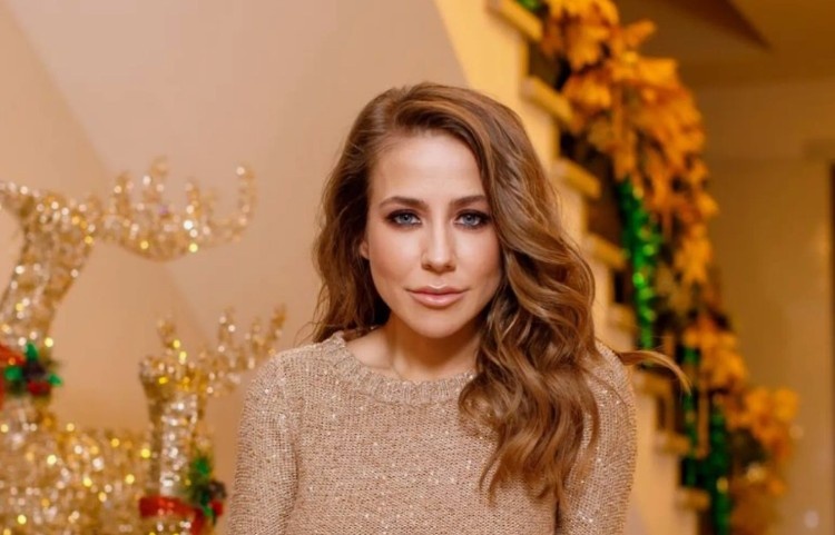 Знак Близнецы. Юлия Барановская — российская радио- и телеведущая. Известна как ведущая ток-шоу «Мужское/Женское» на «Первом канале».