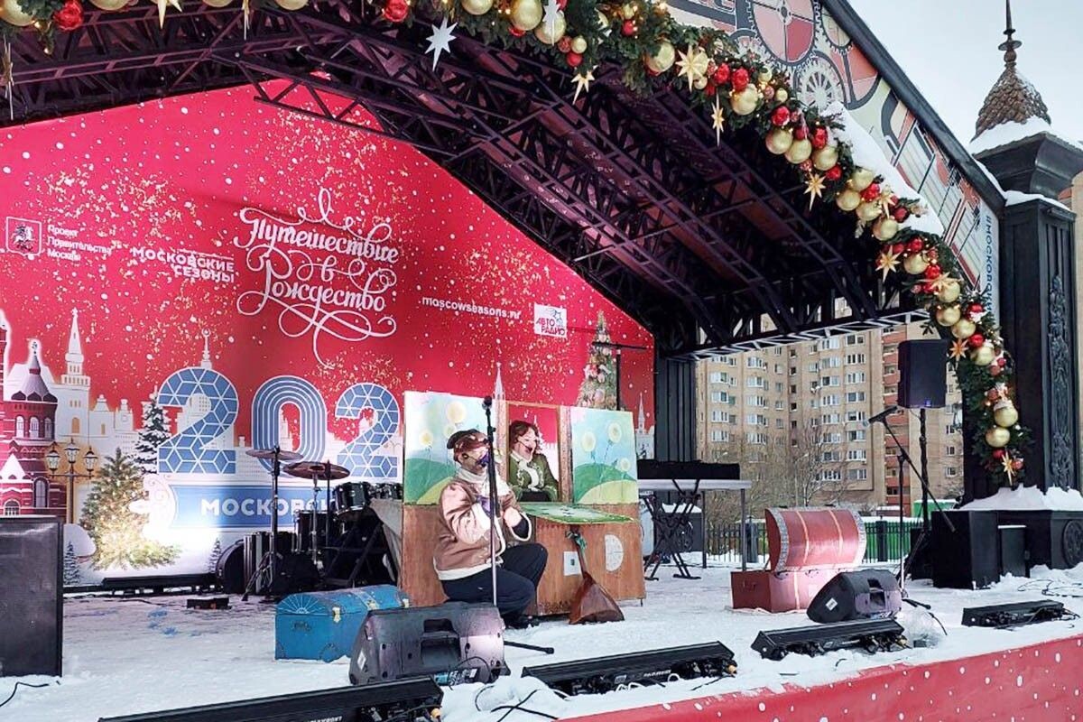 Особенно интересно детям смотреть представления и кататься на каруселях. Карусели работают бесплатно, заходить можно неограниченное количество раз. Источник: личный архив Евгении Проценко📷
