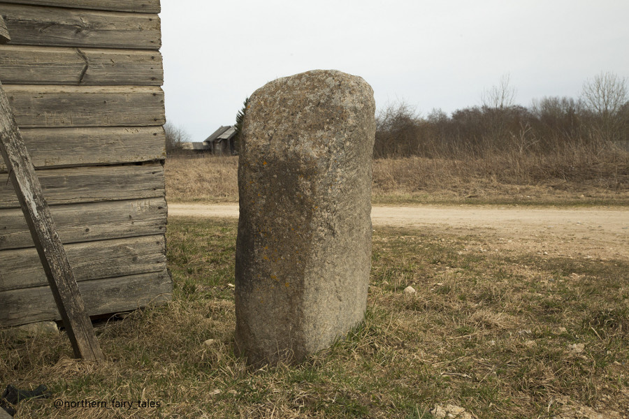 Камень у часовни