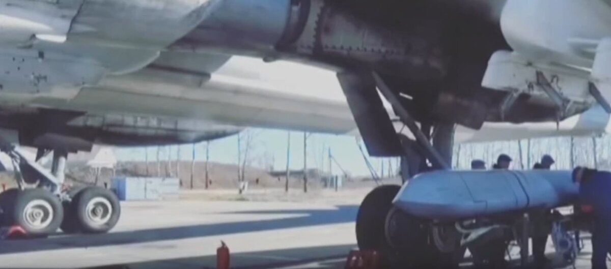   Загрузка Х-101 на Ту-95МС