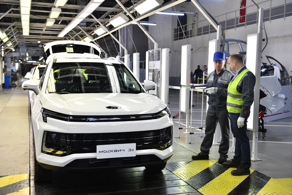    У петербургских дилеров сейчас даже в наличии нет машин данной марки. Иван МАКЕЕВ