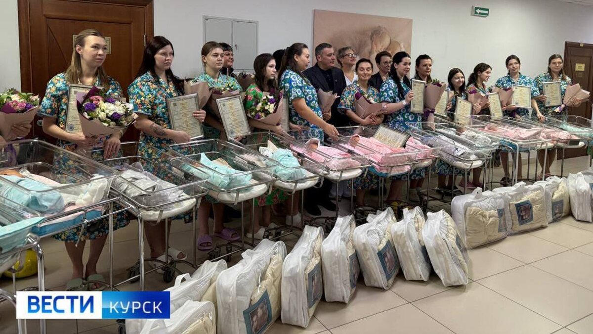    Александр Хинштейн поздравил курянок с предстоящим Днём матери