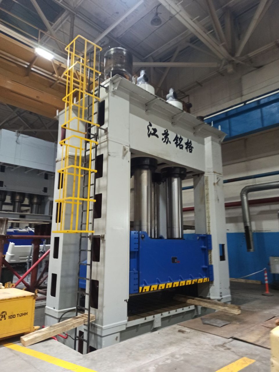 Монтаж пресса с применением МИК-С в условиях ограниченной высоты потолков