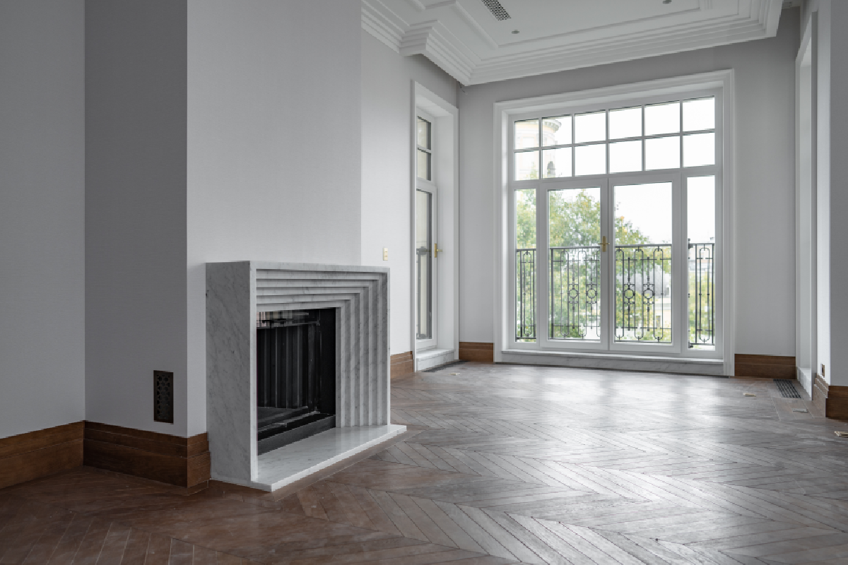 Клубный дом Barkli Gallery: интерьер с отделкой натуральным камнем от INCOM STONE