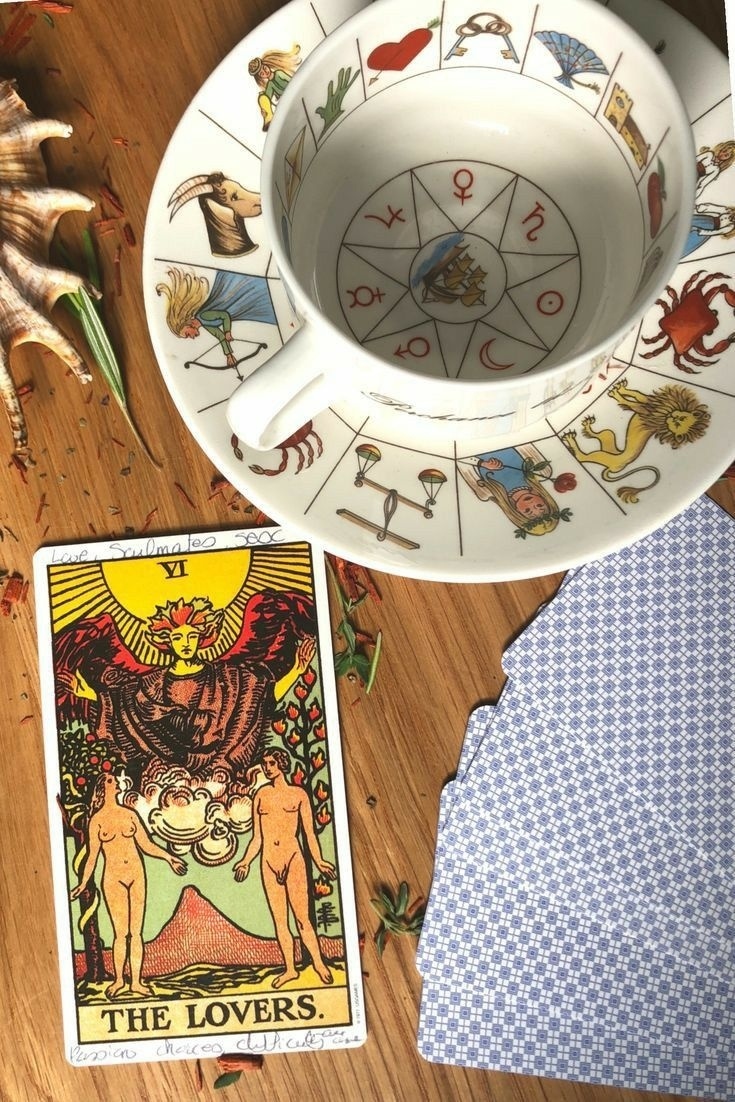 Как задать вопрос Таро так, чтобы карты ответили