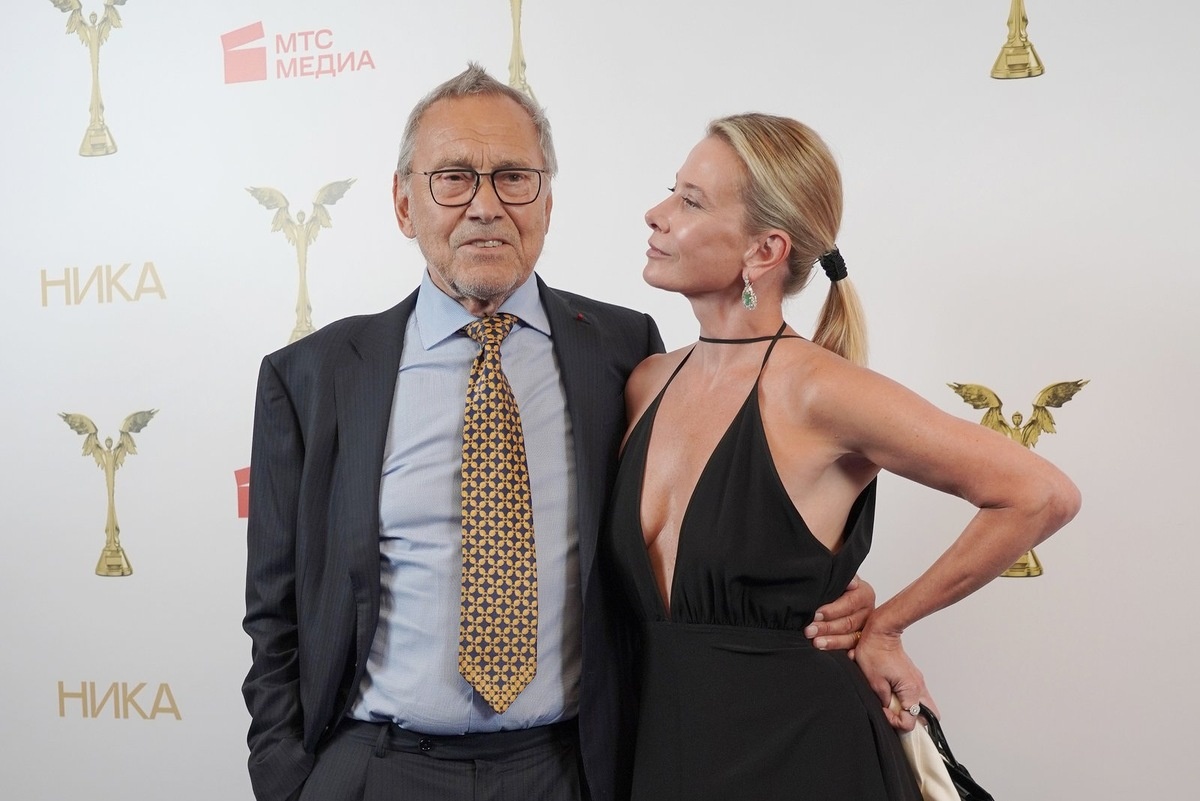 Семья начинает собирать награды за фильм. Фото Яндекс.Картинки. 