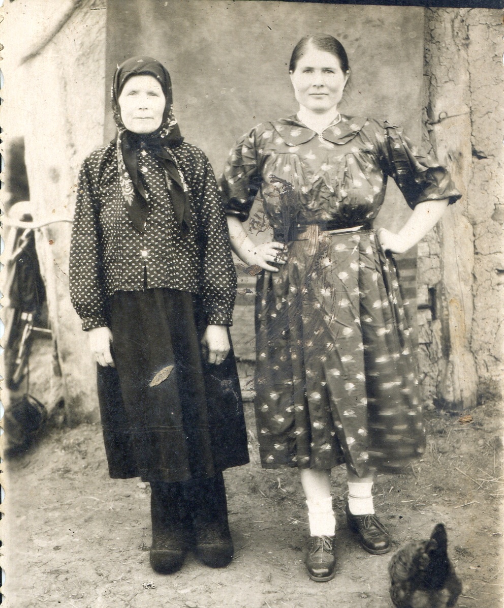 Мамушка и крёстна. Фото из семейного архива.