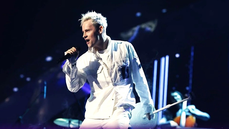 Зажигательная новогодняя задоринка от SHAMANa (Ярослава Дронова) - песня "Метелица"