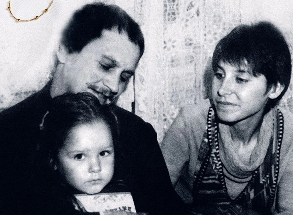 Глафира Тарханова в детские годы с мамой и папой