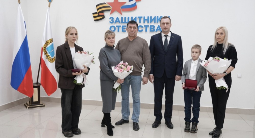    Двое саратовцев посмертно награждены орденами Мужества