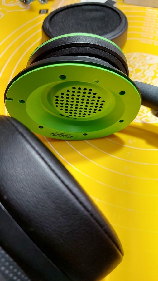 Разборка наушников Microsoft Xbox.