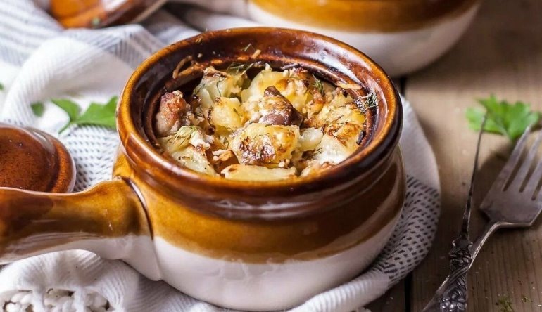 Мясо в горшочках с картошкой в духовке: секрет нежнейшего мяса