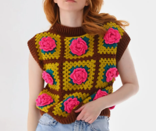 Просто и эффектно: кардиганы и безрукавки из крупных мотивов крючком. Идеи для вдохновения