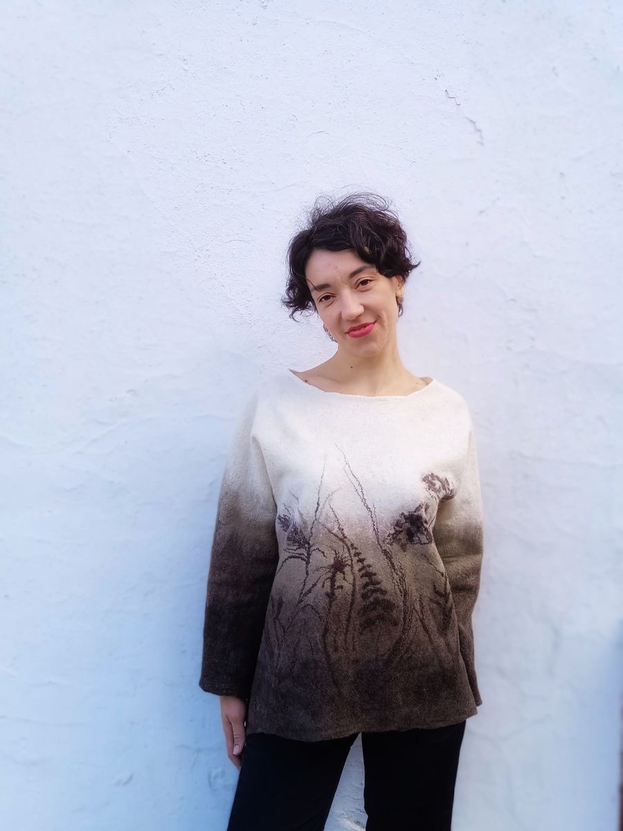 Наталья - не только мастер валяния, но и модель их с сестрой студии