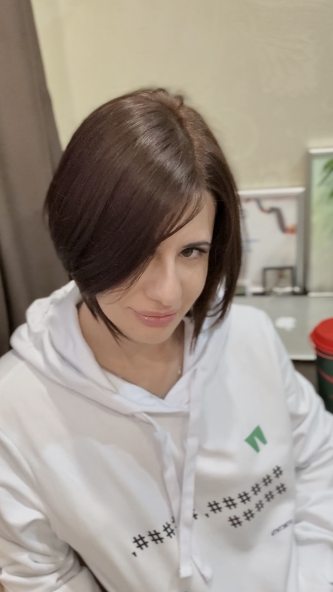 Как думаете, что написано у меня на груди хештэгами