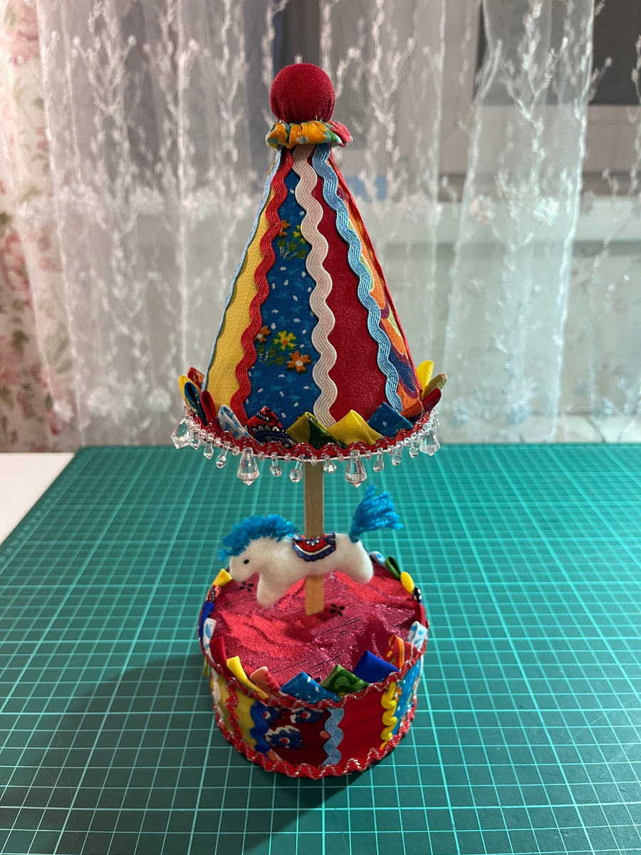 Лоскутная карусель с лошадкой!