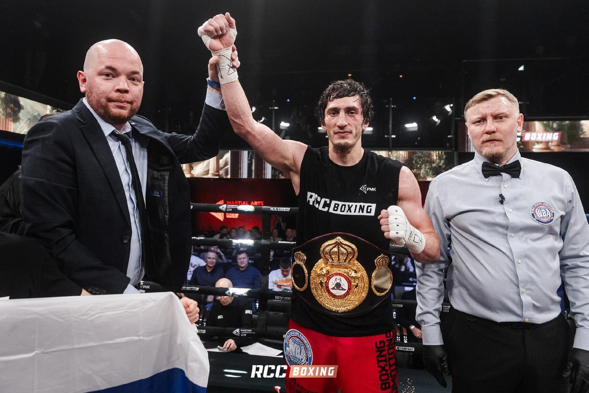 Заур Абдуллаев. Фото RCC Boxing