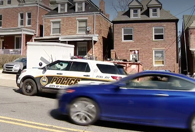 Дом на улице Блэк-стрит, Питтсбург, где были найдены останки женщины

Кадр: CBS News / YouTube