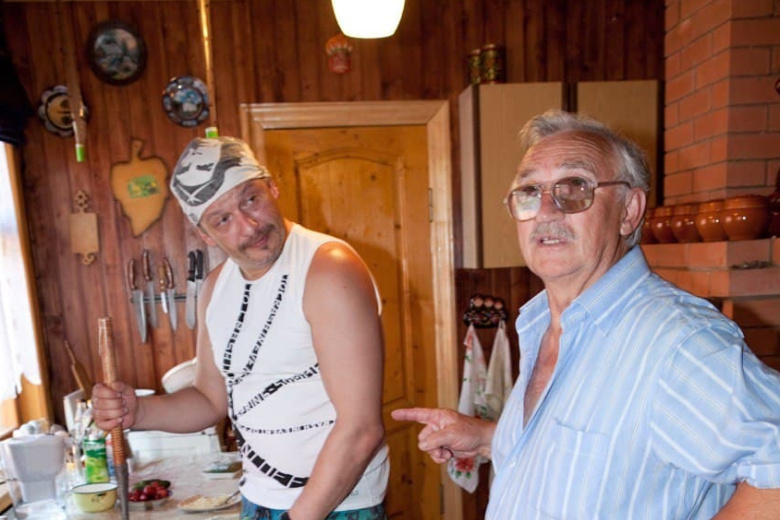 news.ru/culture/ne-nesut-nogi-kak-zhivyot-otec-maryanova-komu-dostalos-nasledstvo-aktyora