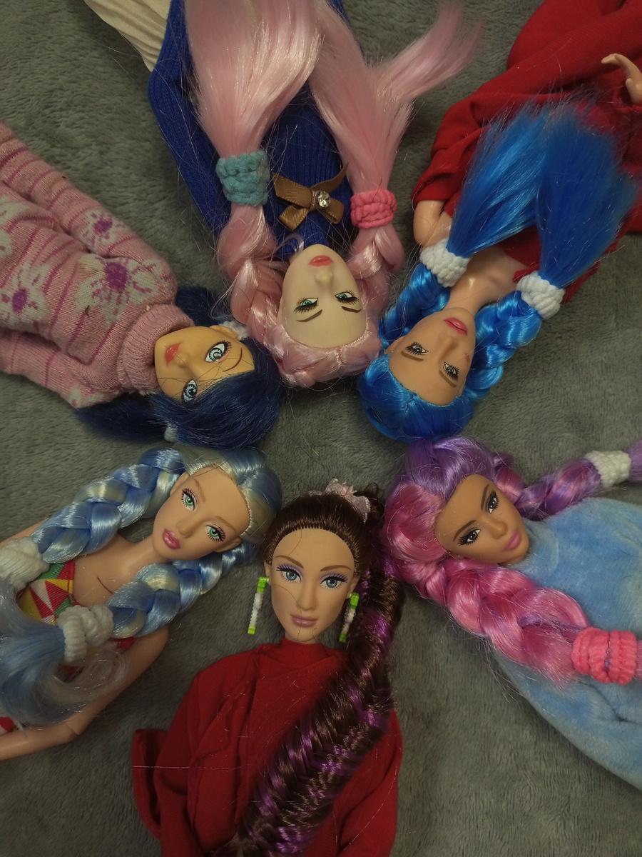 Лина, Люси, Люси, Маринет, Пинк, Мия. 