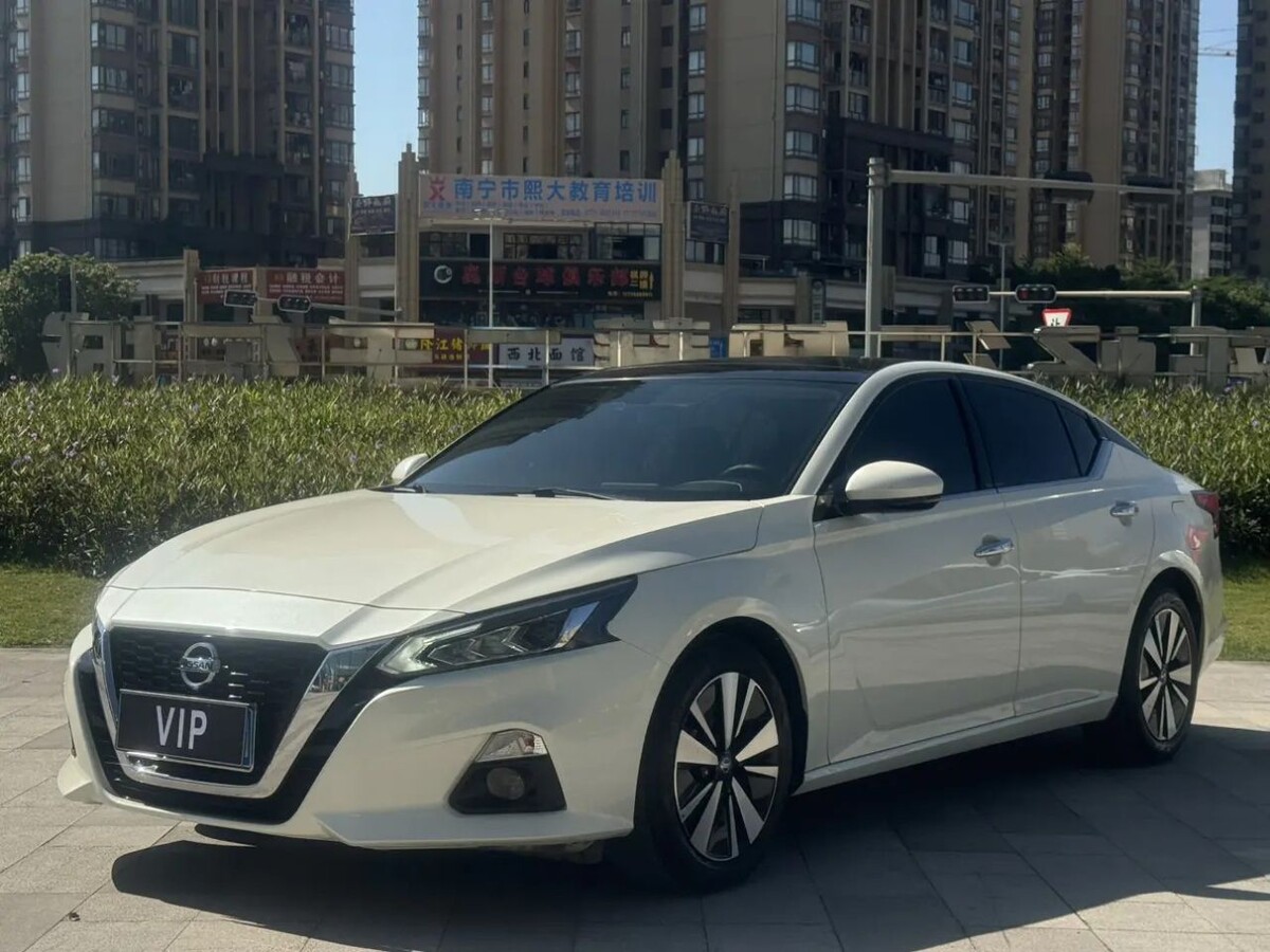 5-ти метровый красавец с двойной панорамой и комфортом бизнес класса. 