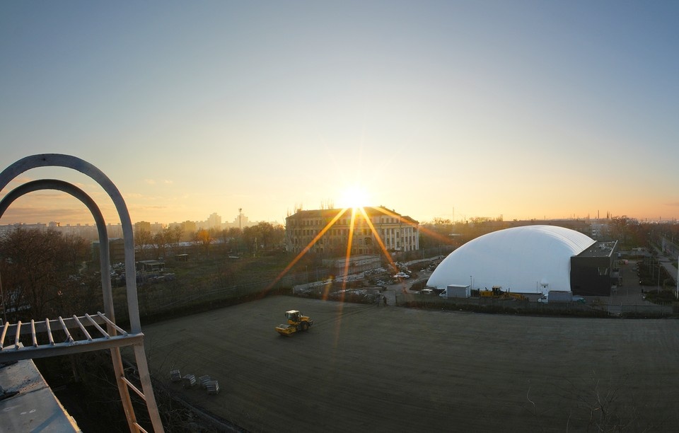    Новая ледовая арена в Мариуполе Александр ИВАНОВ