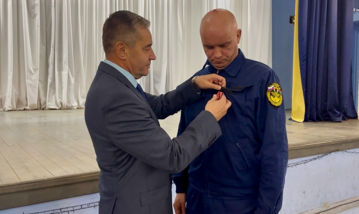    Пожарных в Карелии наградили за спасение людей на пожаре© Госкомитет Карелии по безопасности