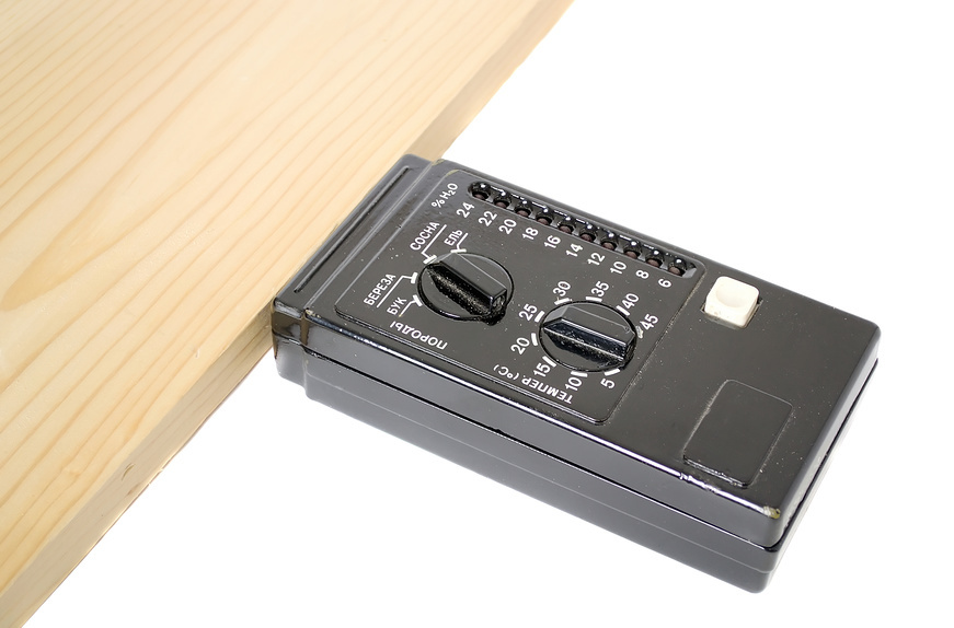 Измерение влажности древесины влагомером