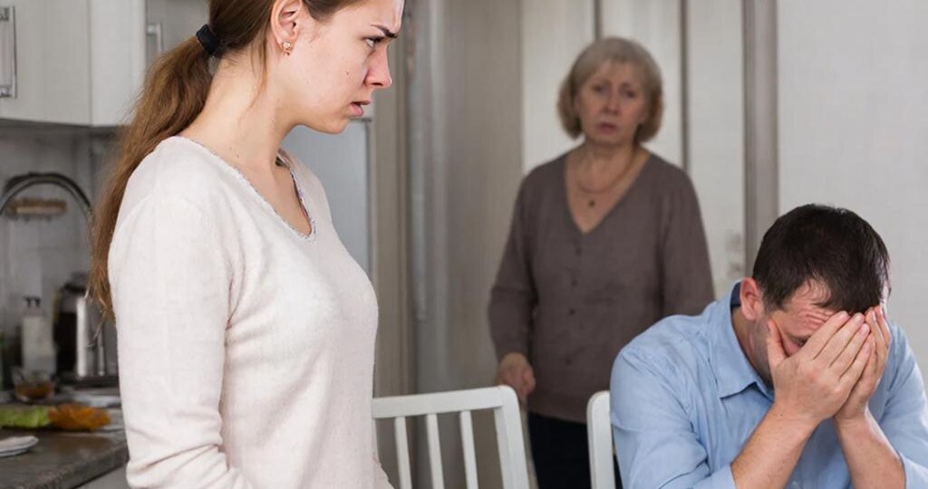 — Я прекращаю финансировать ваши причуды. Квартира моя, и все средства — тоже. Всё, разговор окончен.— освобождайте квартиру.